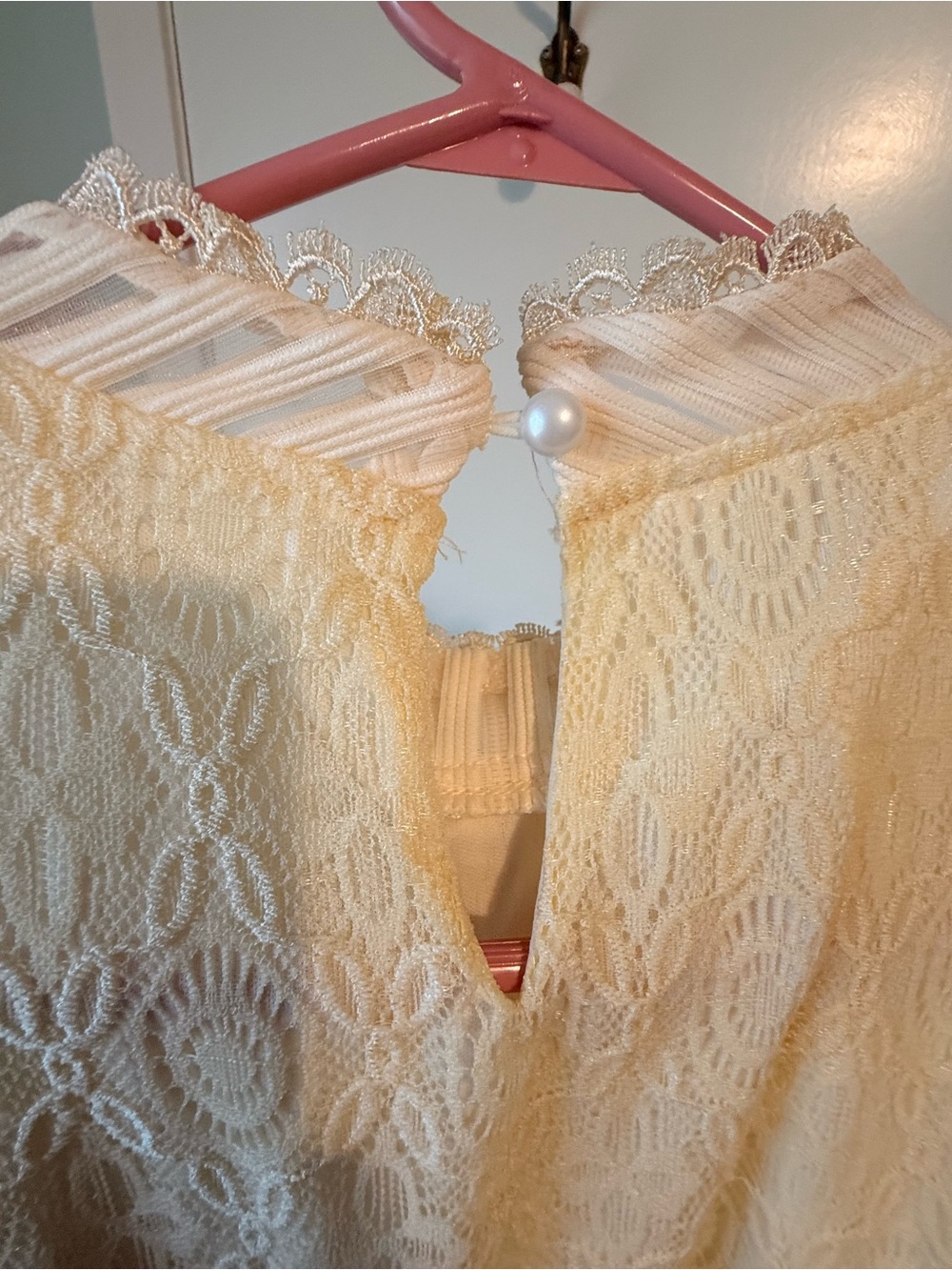 Women's Cream Lace Long-Sleeve Blouse - Picture 3 of 5